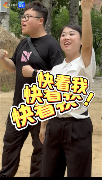 主打一个沉浸式！论带队唱歌，这届老师是有点“社牛”在身上的！