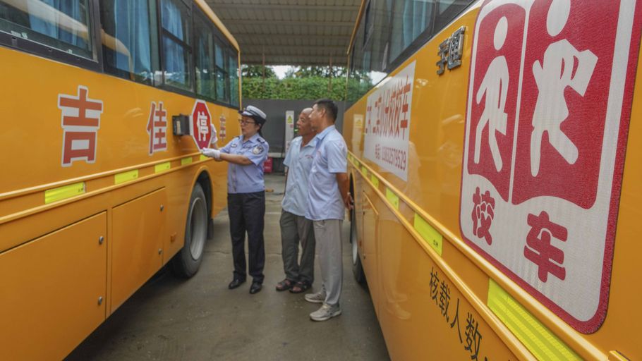 唐山遵化：校车“体检”迎开学