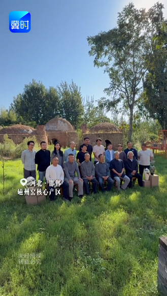 这是我见过最沉得住气的一群人。如果不是走进这片山野与他们相逢，我根本不会知道，早在宋代就将瓷器绘成彩色的磁州窑，才是中国彩瓷真正的鼻祖。