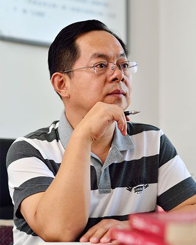 安顺英照片