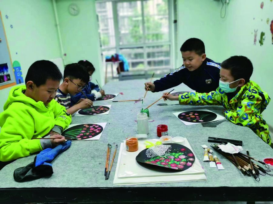 社区 新天地社区开展&ldquo;小手绘大爱&rdquo;母亲节主题绘画活动